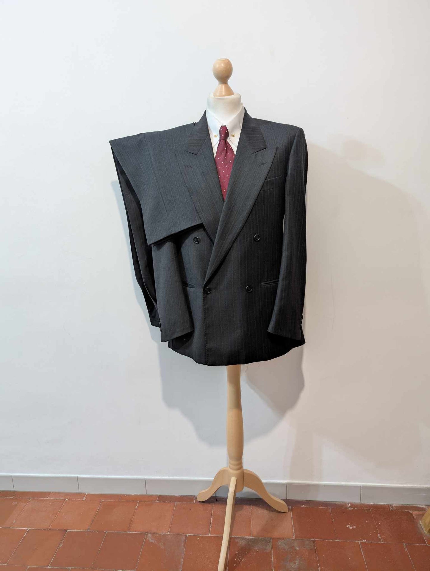 Méchant costume croisé pinstripe en laine