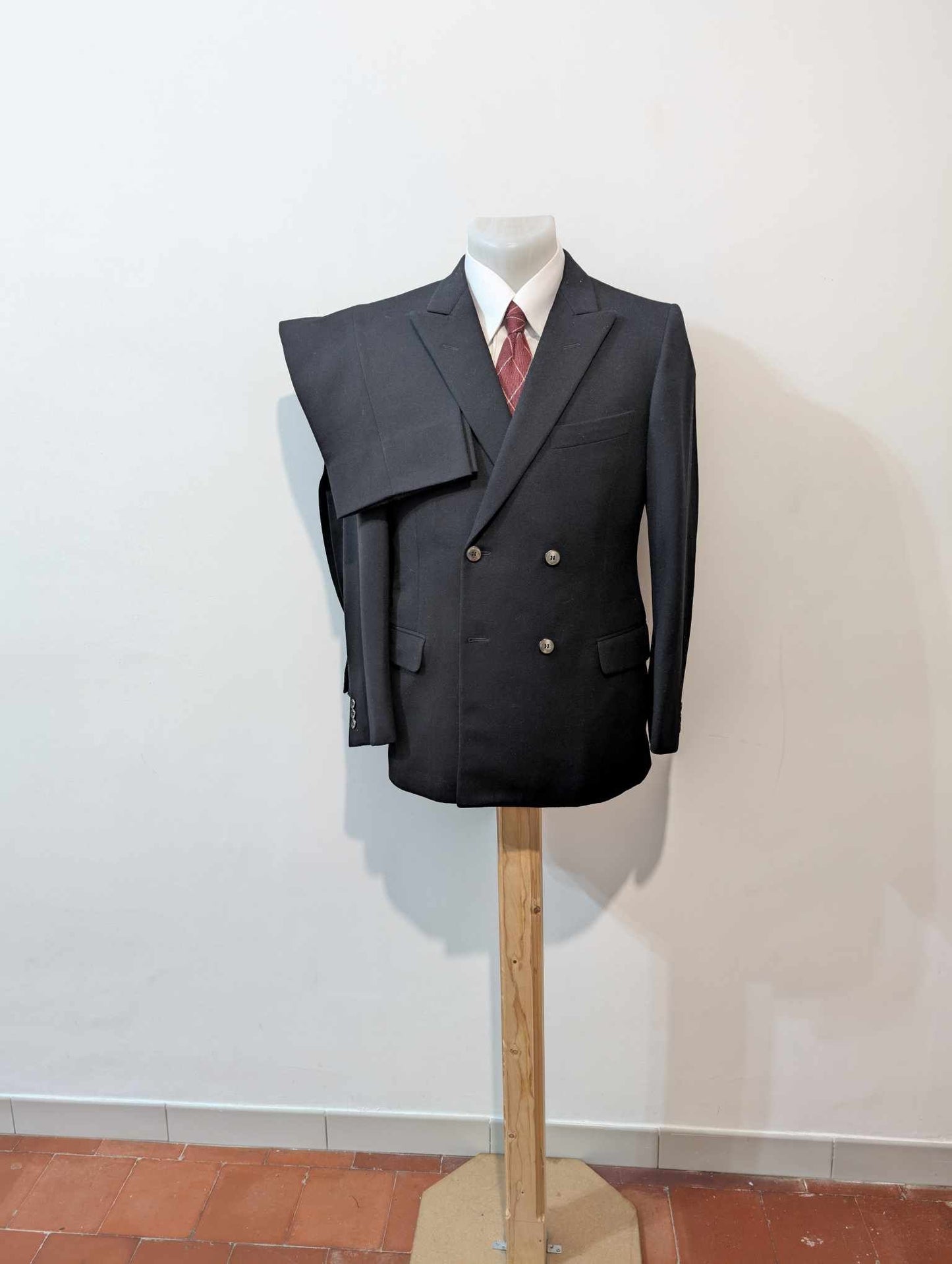 Adorable petit costume croisé noir en flanelle de laine