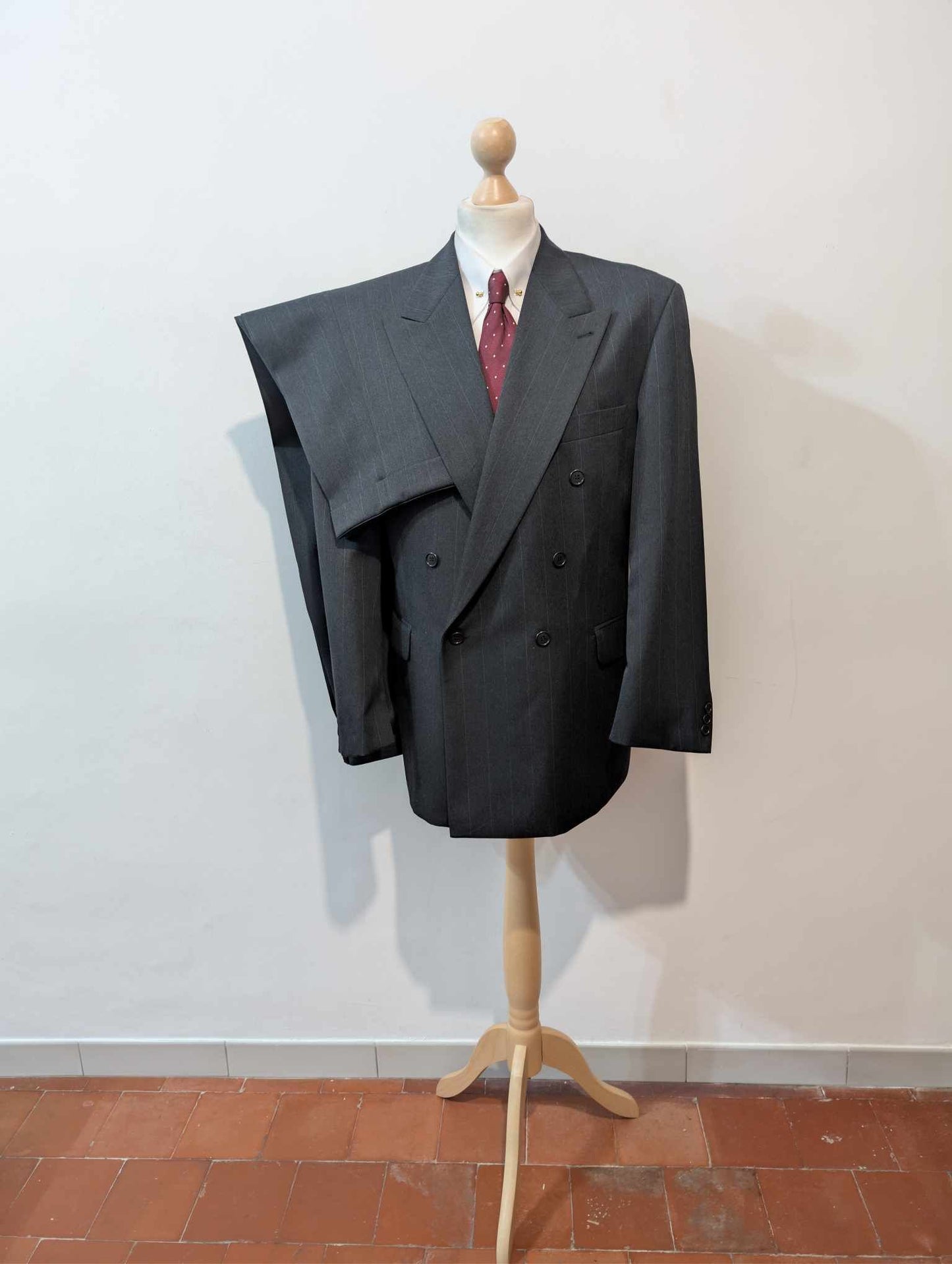 Magnifique costume croisé pinstripe en laine