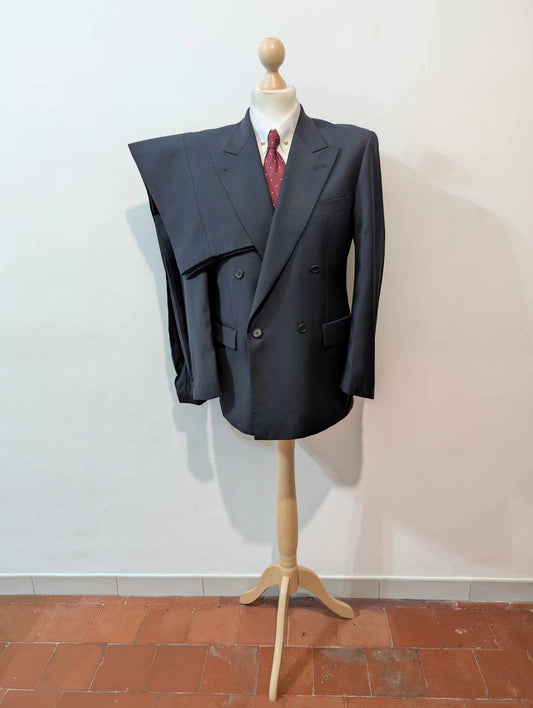 Élégant costume croisé bleu marine en laine