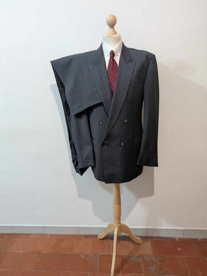 Ravissant costume croisé pinstripe en laine