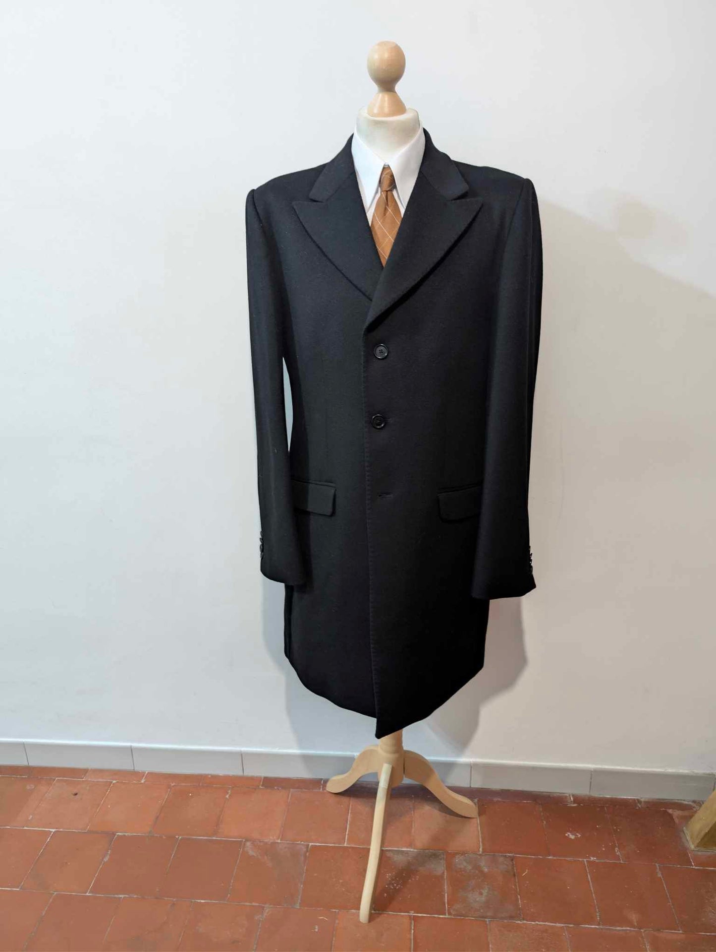 Wunderschöner schwarzer Wollmantel