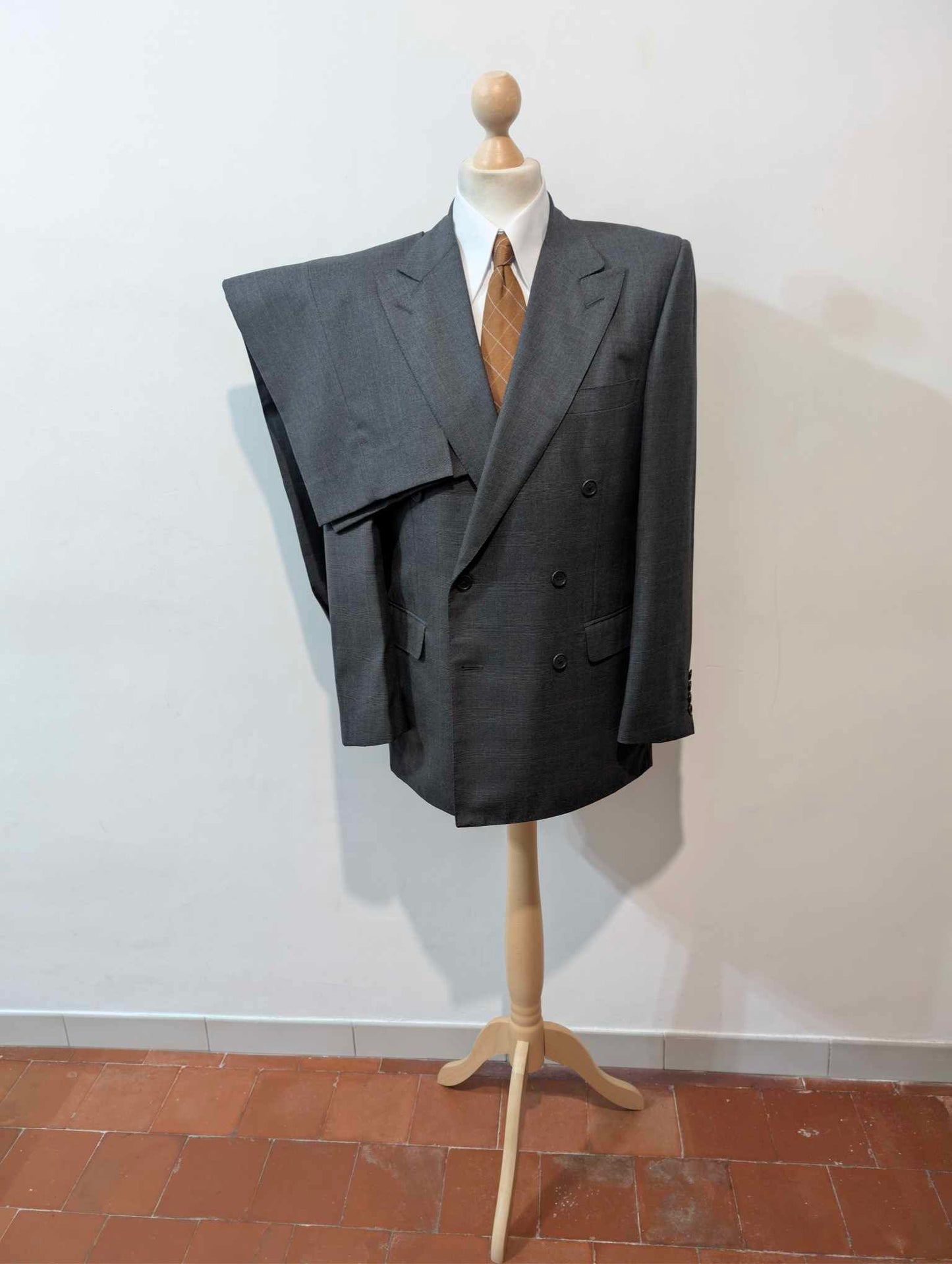 Prächtiger zweireihiger Wollanzug.