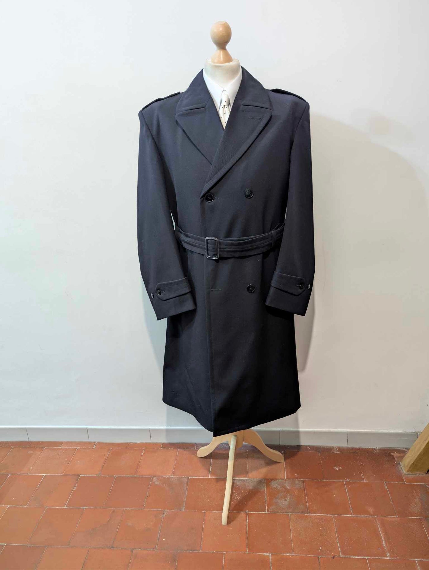 Prächtiger marineblauer Wollmantel