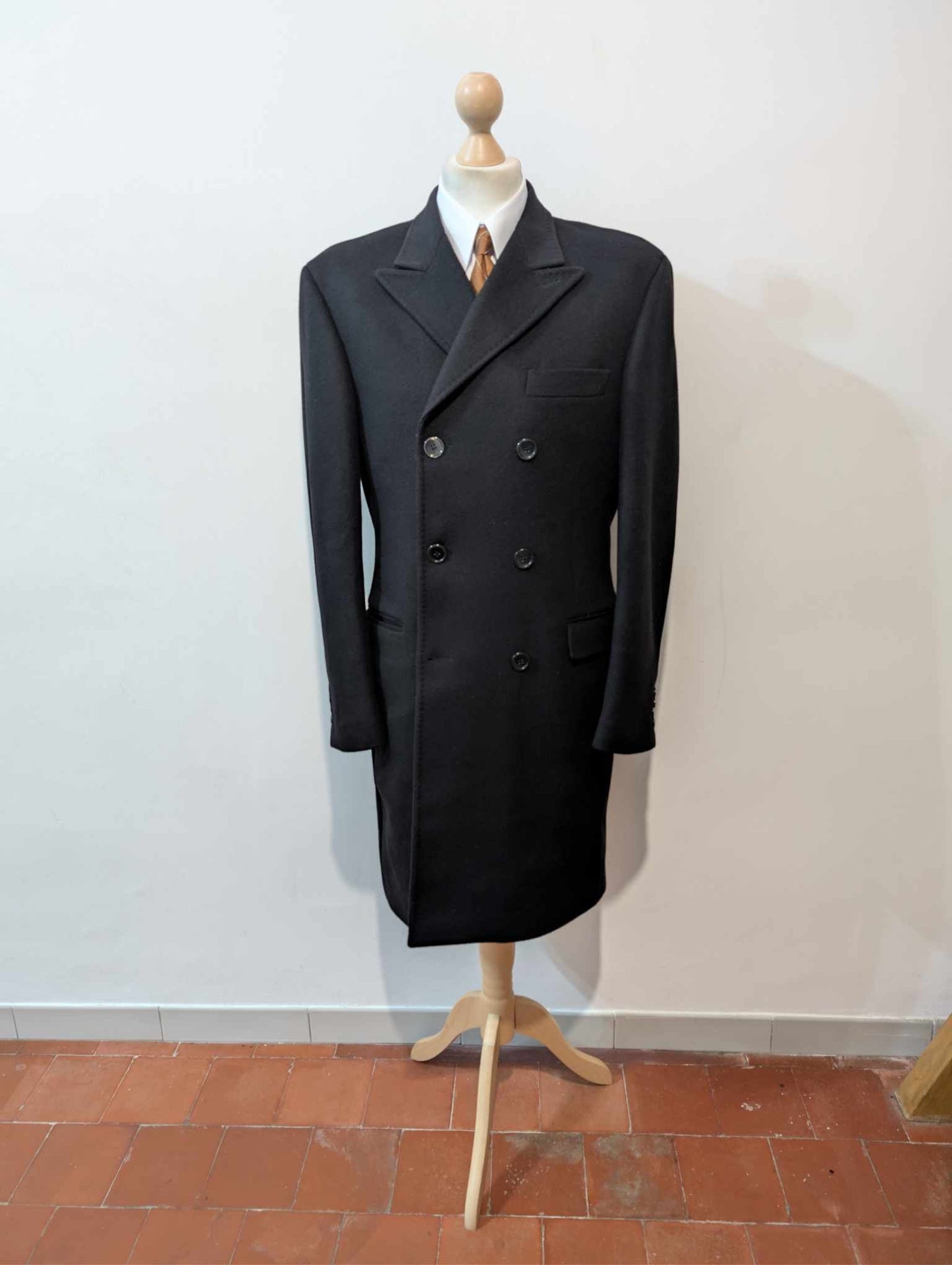 Original manteau croisé de couleur bleu marine nuit en laine