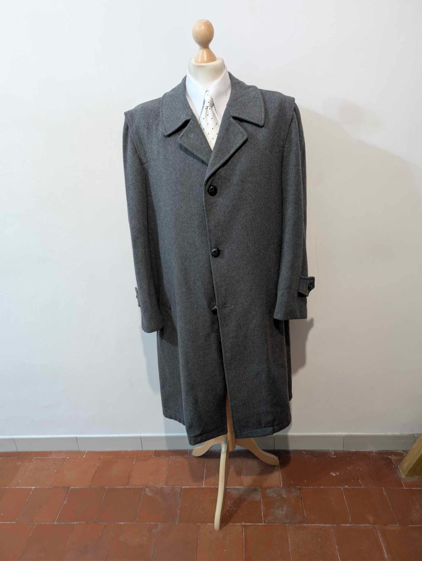 Original grauer Wollmantel aus Lauden