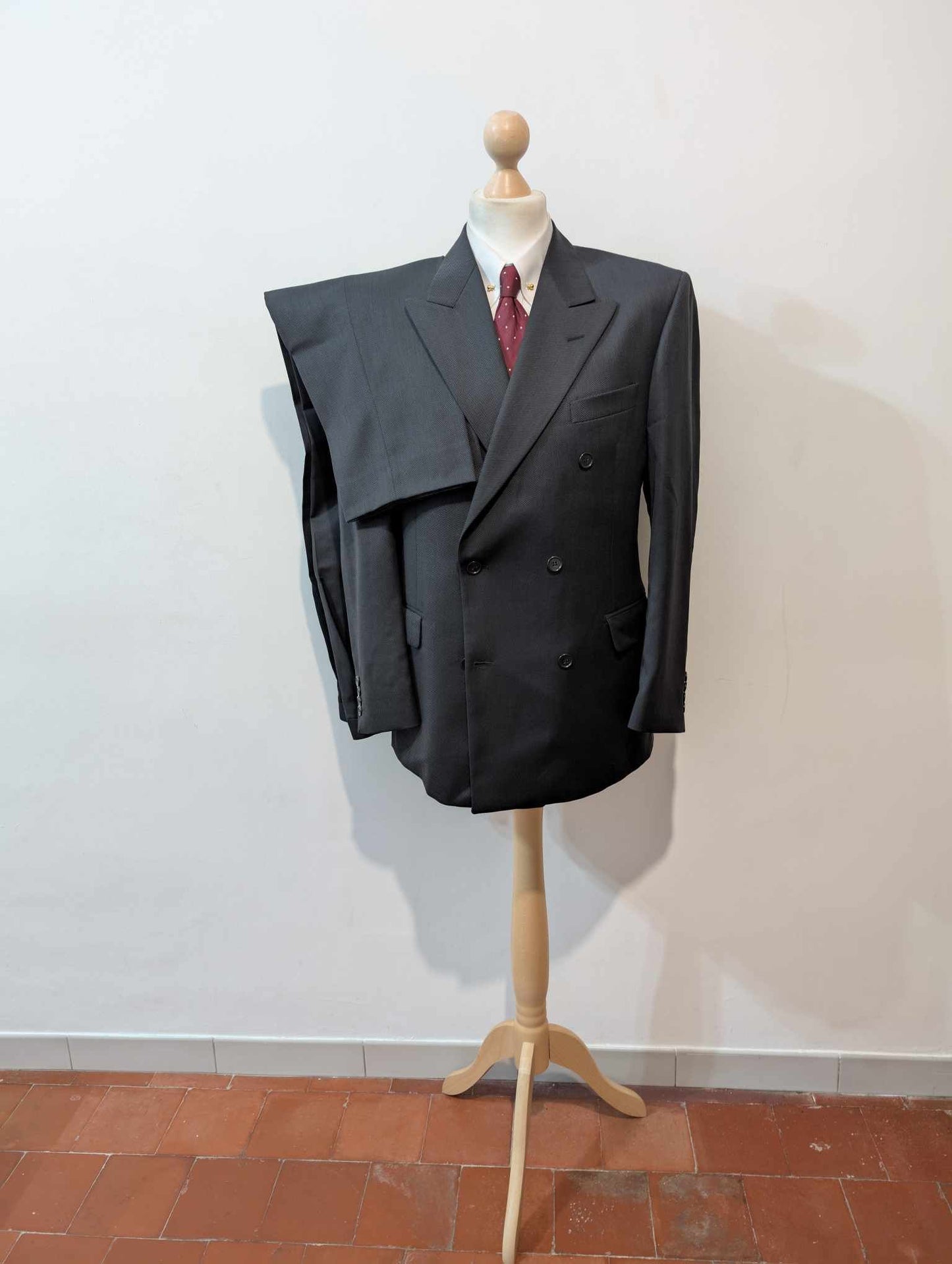 Incroyable costume croisé de couleurs gris anthracite en laine