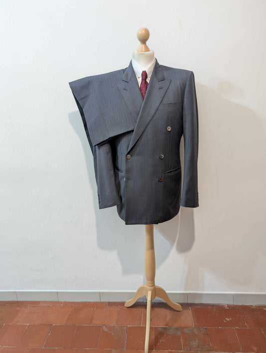 Fabuleux costume croisé a rayure en laine légère