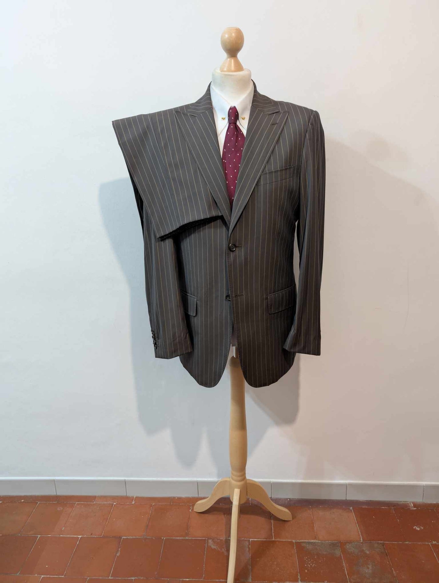 Magnifique costume pinstripe marron en laine