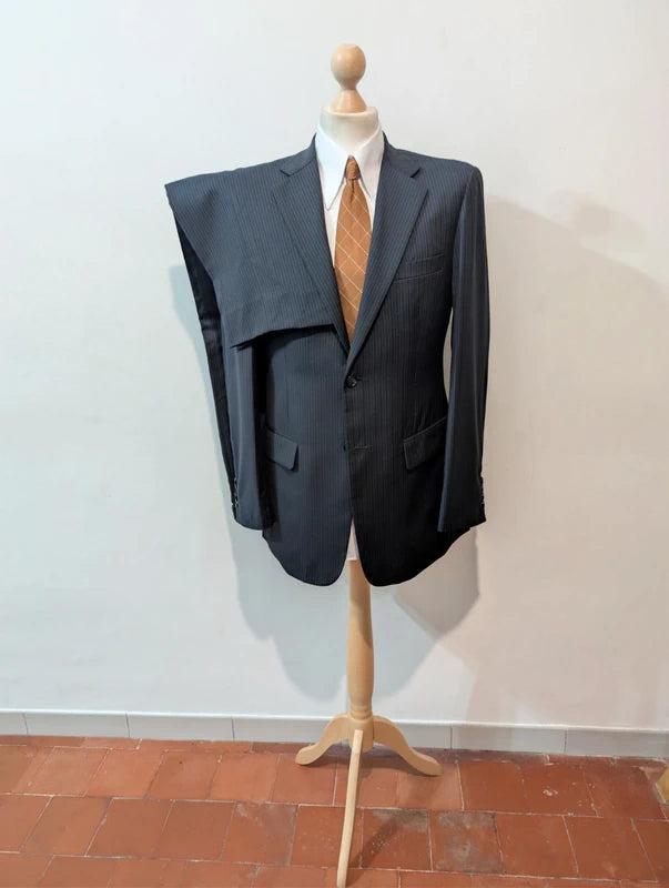 Fantastischer Nadelstreifenanzug aus Wolle