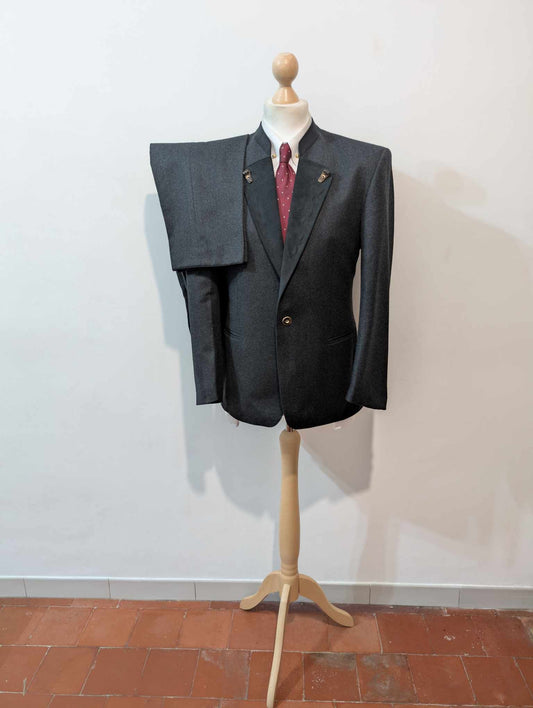 Merveilleux costume autrichien en flanelle