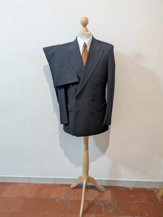 Élégant costume croisé à rayures en laine