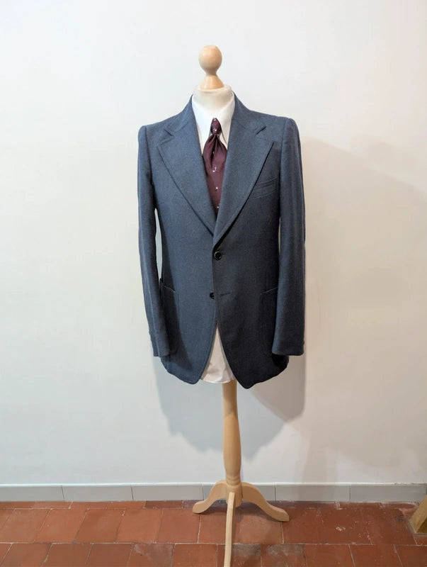 Exquisite Jacke aus schwerem blauen Flanell