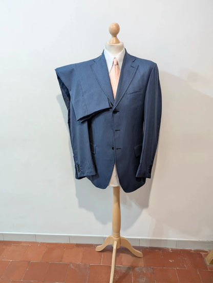 Extraordinaire costume en laine à fines rayures
