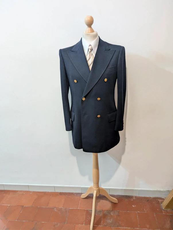 Ausgezeichnete marineblaue Doppelreiherjacke