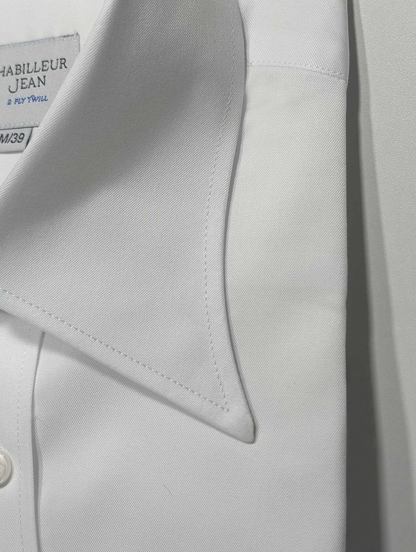 Double-twisted French collar shirt