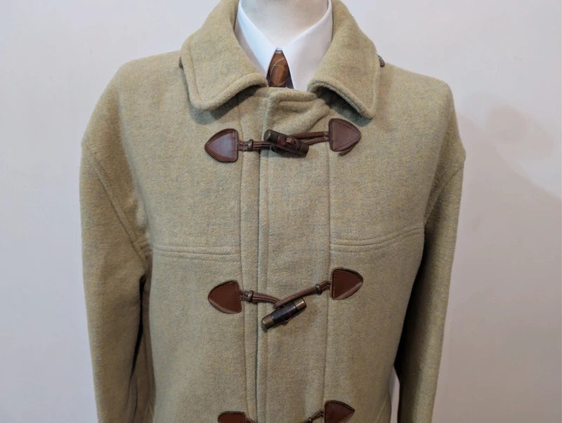 Hellgrüner Wollmantel