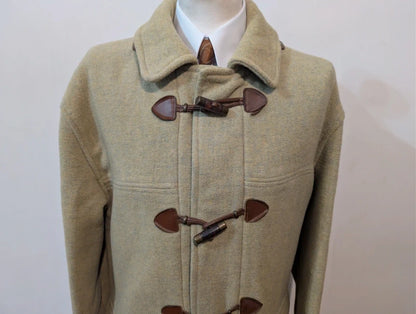 Hellgrüner Wollmantel