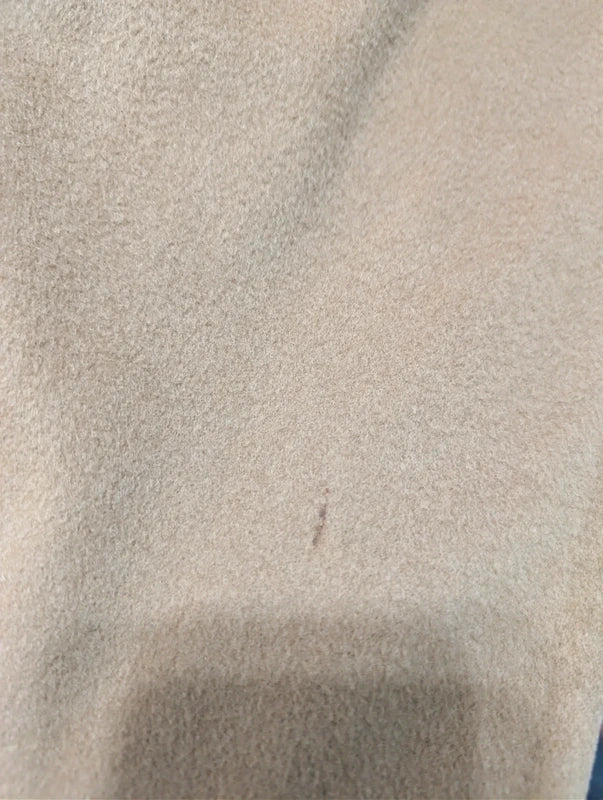 Zweireihiger Mantel aus heller Kamelwolle