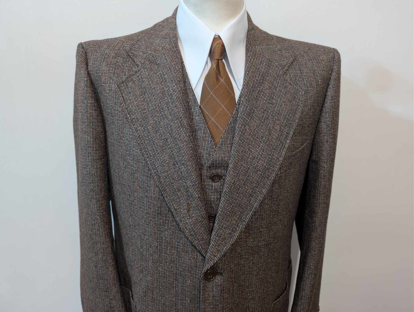 Génial costume 3 pièces marron en tweed