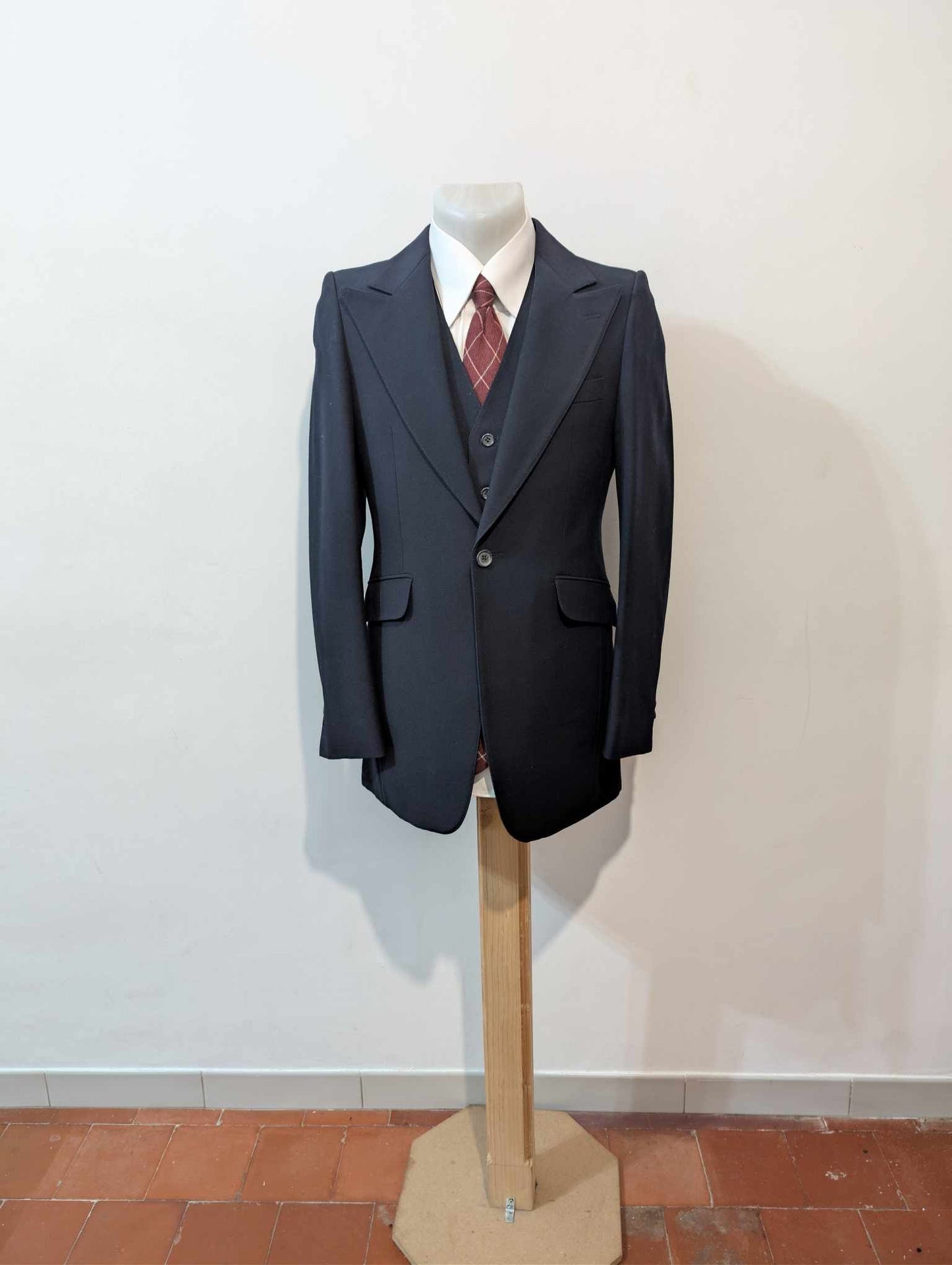 Incroyable costume 3 pièces bleu marine