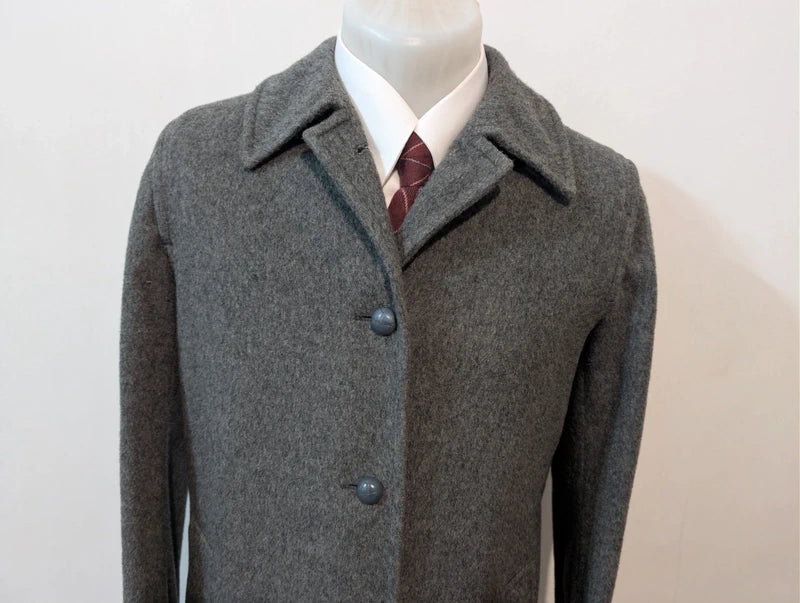 Hübscher grauer Lodenmantel für Damen