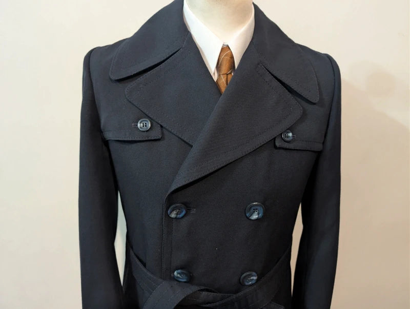 Wunderschöner kleiner Wollmantel