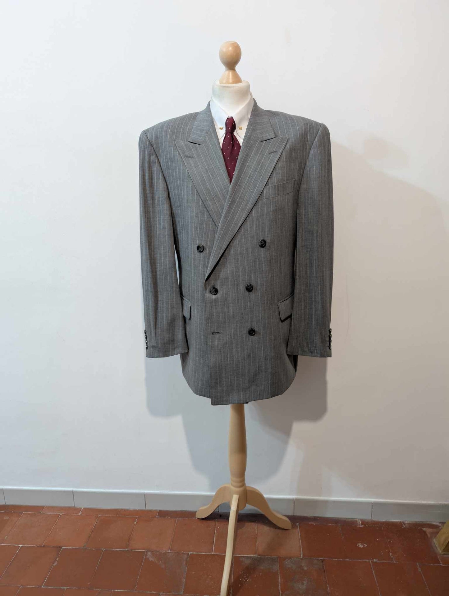 Formidable costume croisé pinstripe en laine