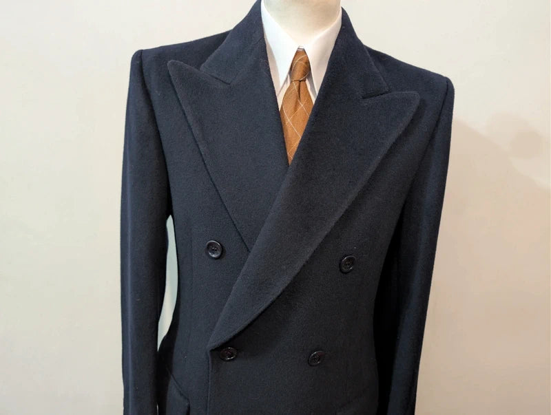 Unglaublicher marineblauer Zweireihermantel aus Wolle
