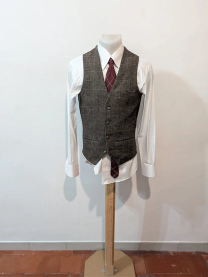 Graubraune Tweedweste