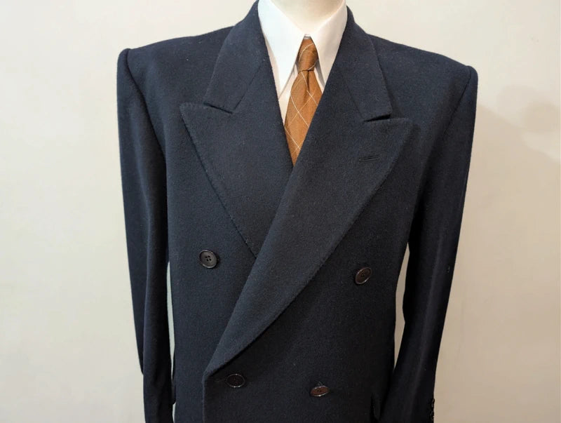 Legendärer marineblauer Zweireihermantel aus Wolle