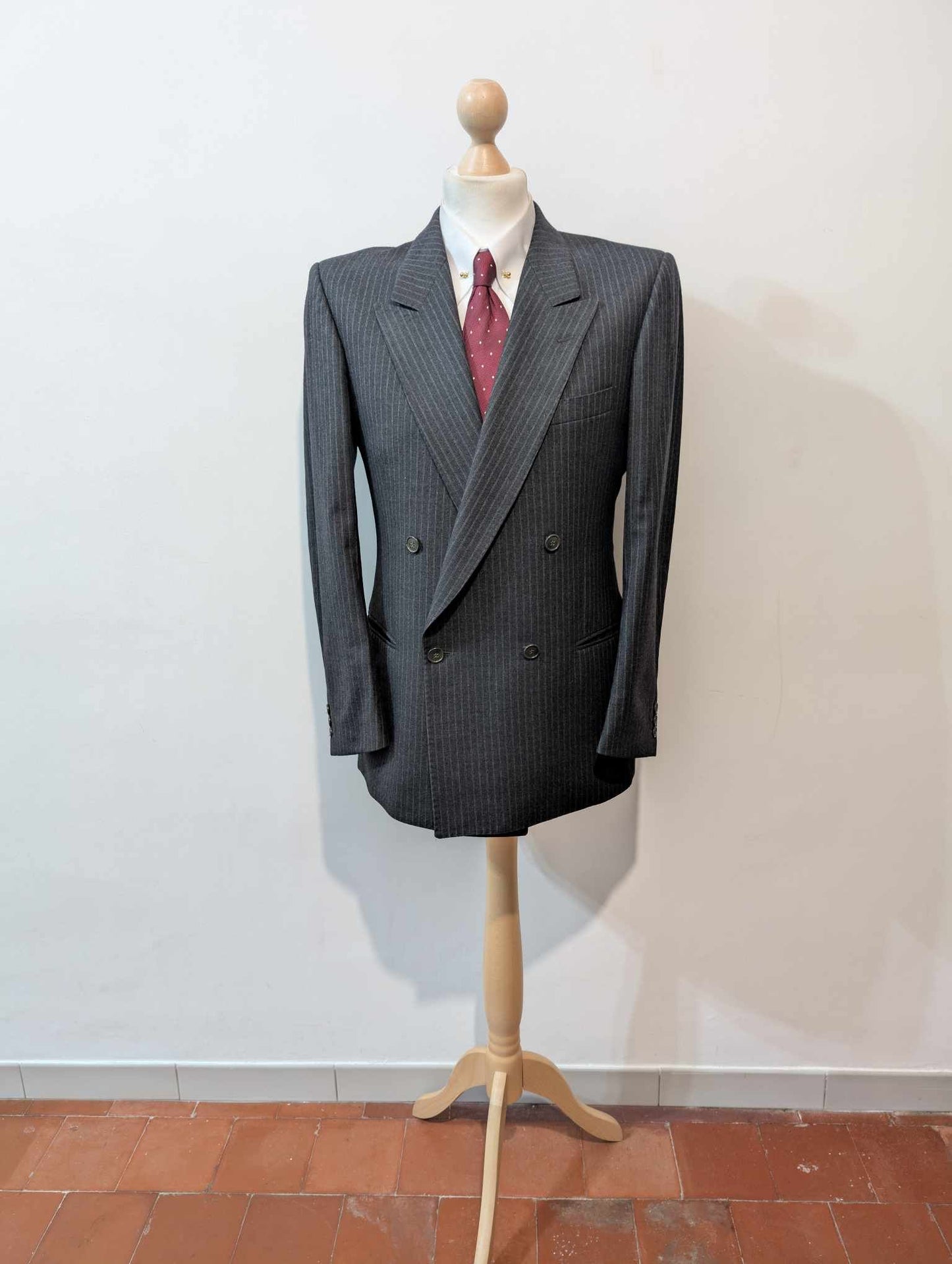 Incroyable costume croisé pinstripe en laine