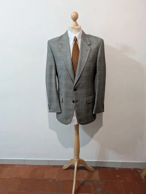 Grauer Prince-of-Wales-Anzug