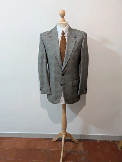 Grauer Prince-of-Wales-Anzug