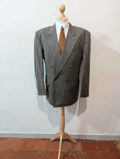 Élégant costume croisé en coton