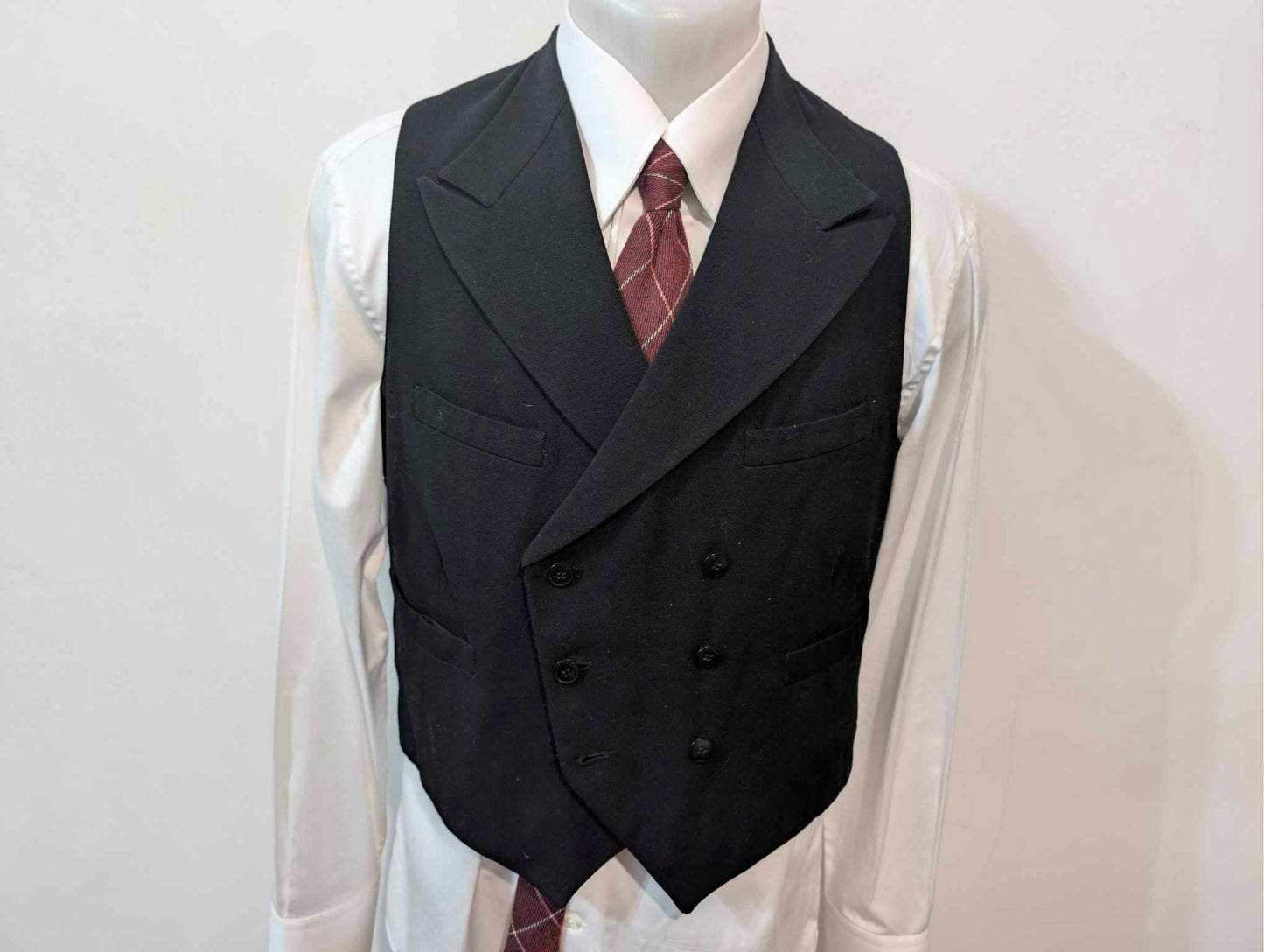 Schwarzer doppelreihiger Wollcardigan