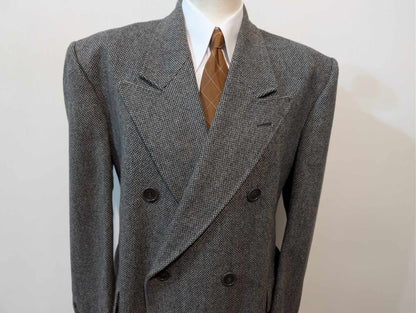 Géant manteau croisé de couleur gris en laine