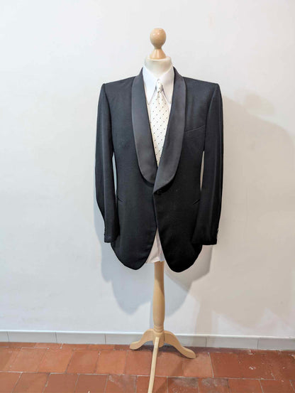 Eleganter Smoking aus schwerem Flanell