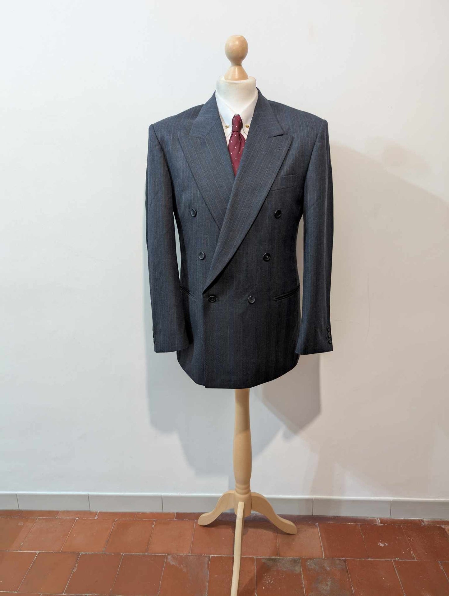 Fantastique costume croisé à rayures en laine
