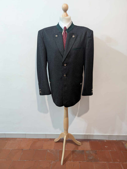Fabuleux costume autrichien  gris en flanelle de laine