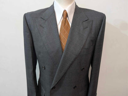 Prächtiger zweireihiger Wollanzug.