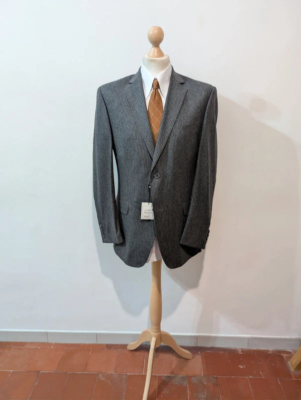 Unglaublicher Flanell-Nadelstreifenanzug