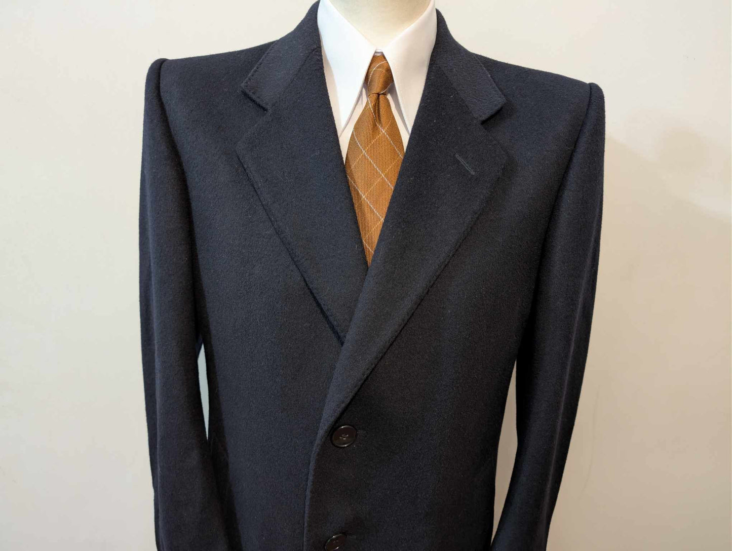 Classique manteau bleu marine en laine