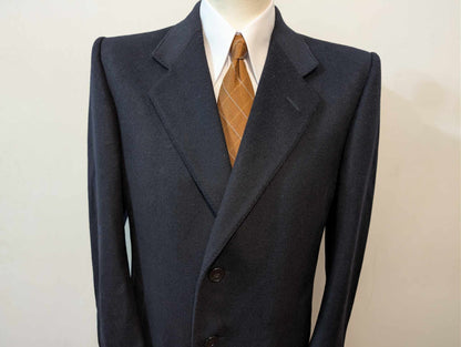 Classique manteau bleu marine en laine