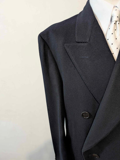 Robuster, zweireihiger Mantel