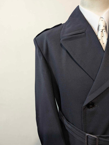 Prächtiger marineblauer Wollmantel