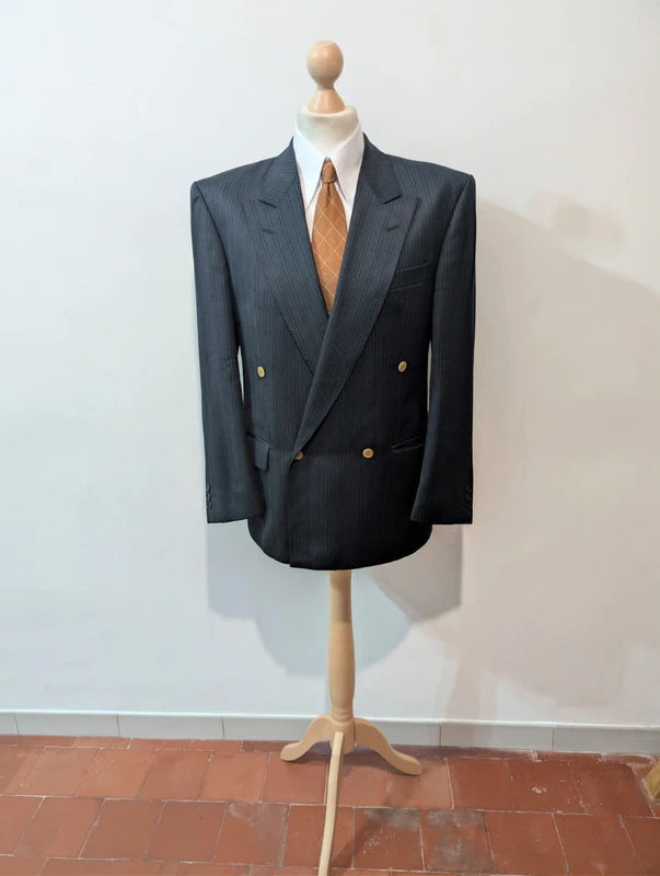 Génial costume croisé a rayure en laine