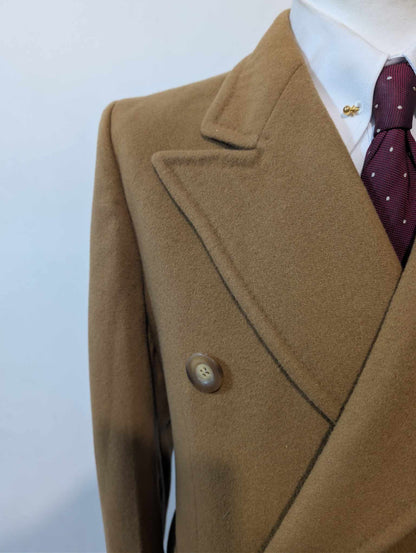 Lumineux manteau camel croisé en laine