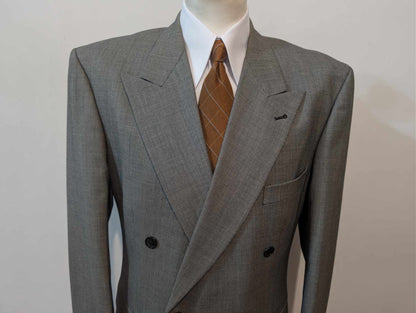 Élégant costume croisé en laine