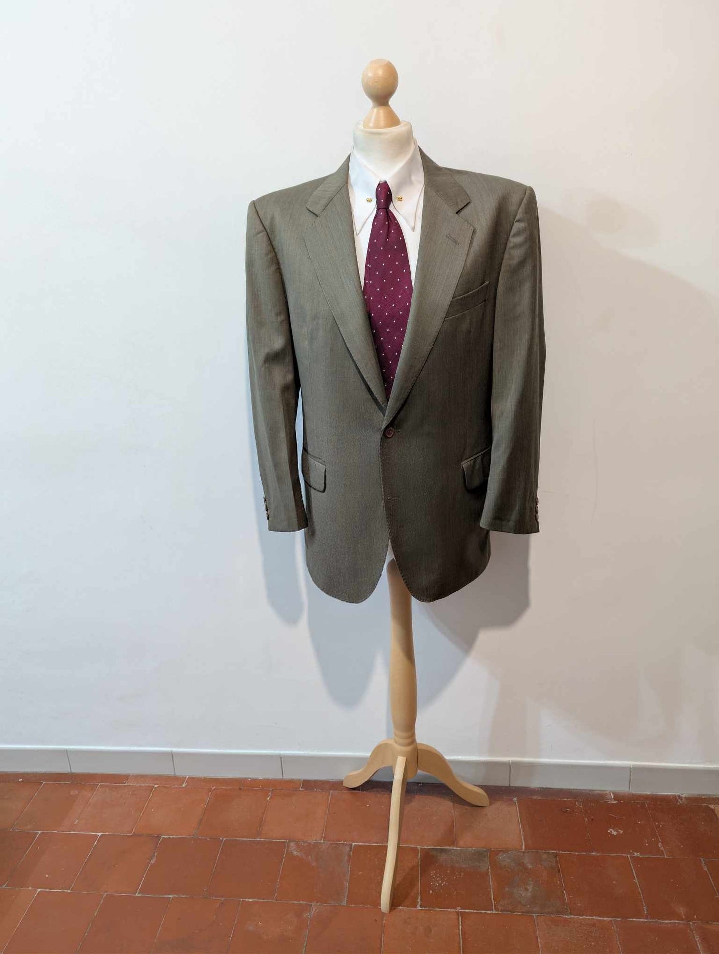 Classique costume gris kaki en laine légère